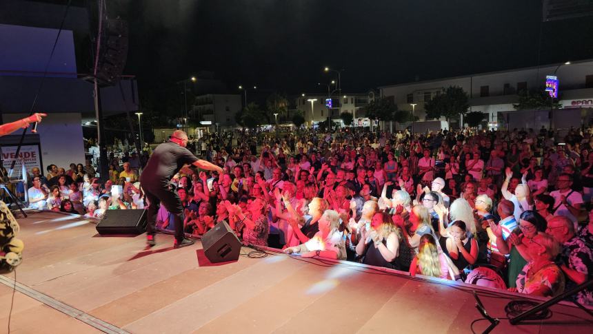 La Canta Napoli Band infiamma Campomarino Lido