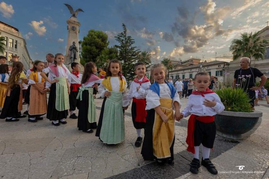 Musiche e danze tradizionali in centro storico e ai Giardini grazie a "Vasto in Chorus"