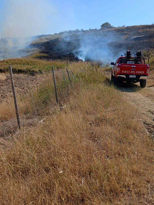 Incendio a Lentella, nel pomeriggio nuova bonifica