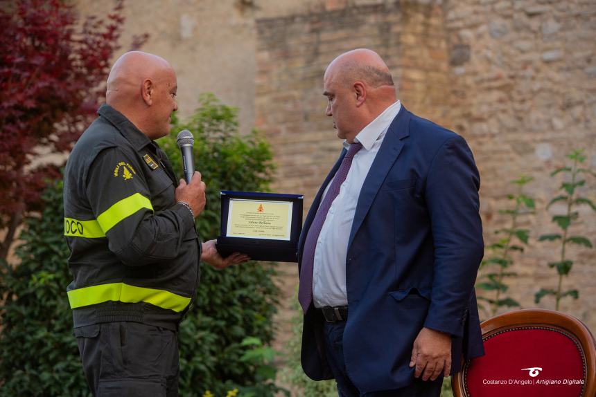 Bellano a Vasto: "I vigili del fuoco di Vasto meritano tanto per tutto quello che fanno" 