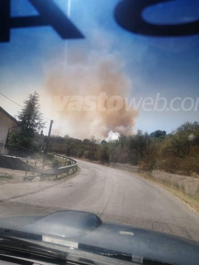 Rogo di sterpaglie a Lanciano: in azione anche l’elicottero Orso Bruno 