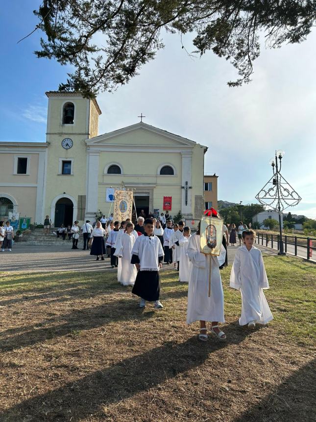 Palmoli in festa per S. Valentino: rinnovata la trebbiatura e la rievocazione delle sacre spoglie