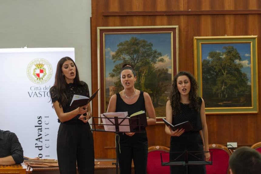 Trionfo per l’Ensemble MusiCanti Potestatis a Vasto con il concerto di musica medievale