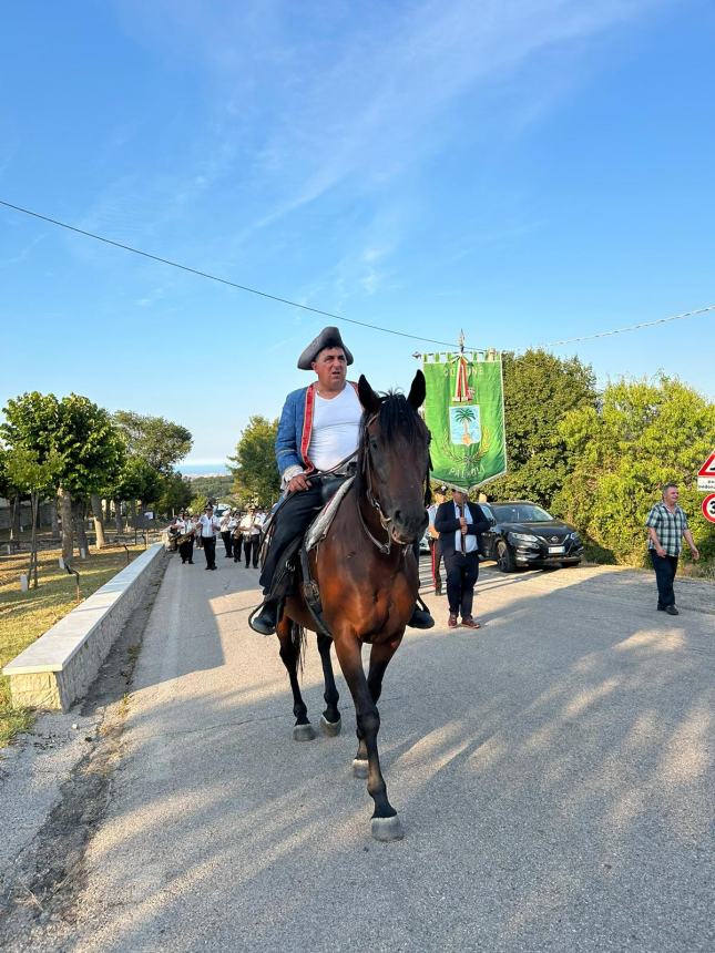 Palmoli in festa per S. Valentino: rinnovata la trebbiatura e la rievocazione delle sacre spoglie