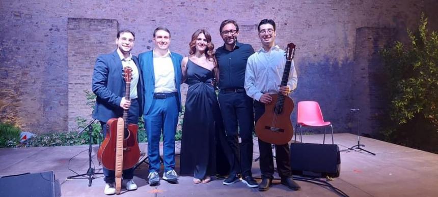 In tanti a Vasto per “Collisioni” con la canzone d'amore della coppia Schumann-Battisti