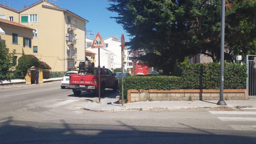 Vigili del fuoco in via Maratona