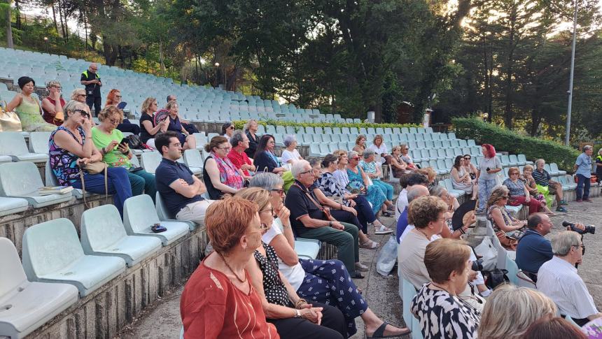 Paolo Massari e Simonetta Tassinari nel debutto di "Scrittori al parco"