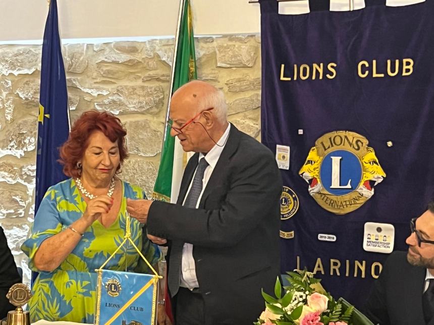 Passaggio del martelletto al Lions club di Larino 