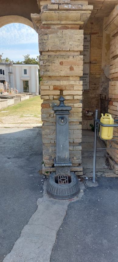 “Quadro elettrico scoperto e fontana rotta da 1 anno, problemi al cimitero di Vasto”