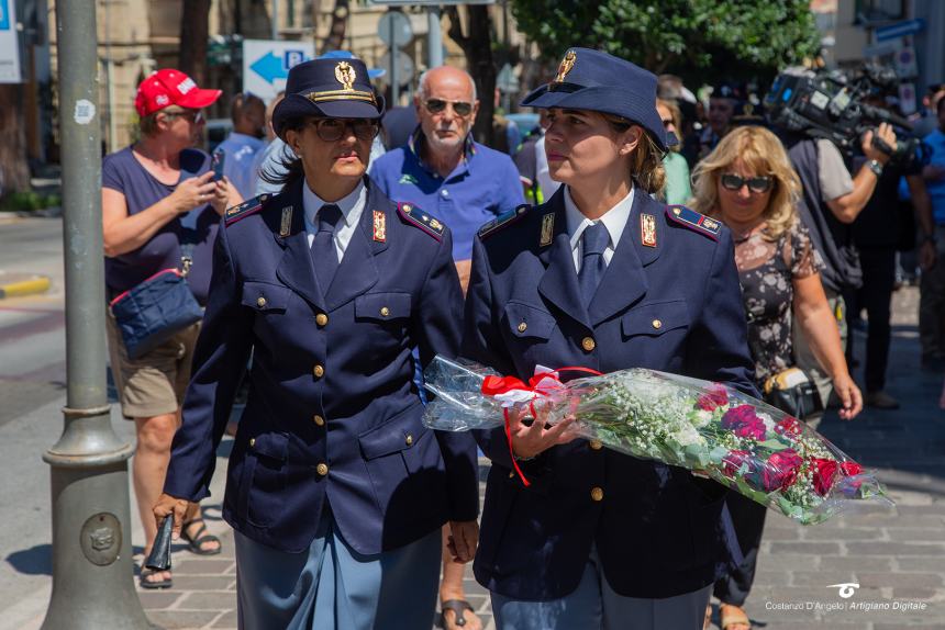 Svelato a Vasto il “Centauro alato” simbolo del coraggio della polizia stradale