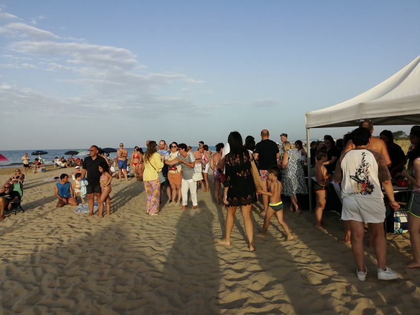 Emozioni in spiaggia con il trio Redblack alla prima tappa di "Road to Punta Aderci"