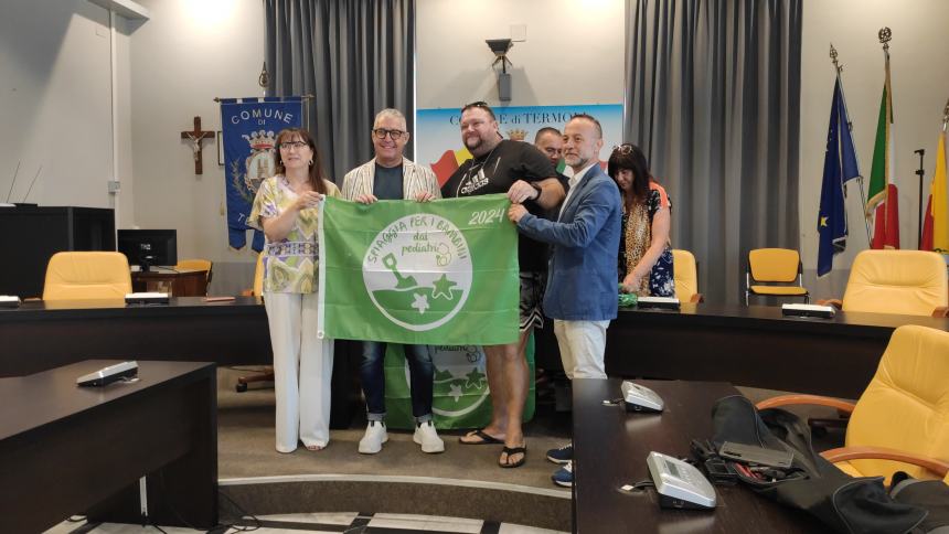 Spiaggia a misura di bambino, la Bandiera Verde di Termoli sventola sui lidi della costa