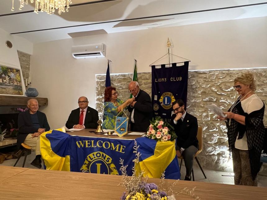 Passaggio del martelletto al Lions club di Larino 