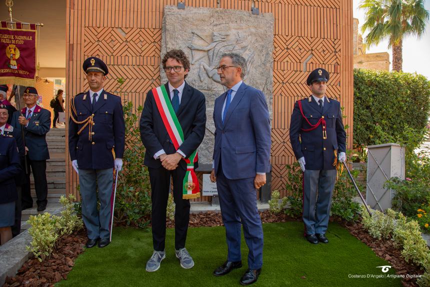 Svelato a Vasto il “Centauro alato” simbolo del coraggio della polizia stradale