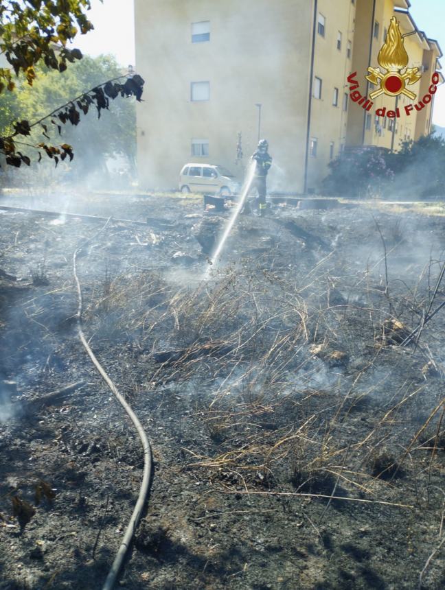 Incendio esteso nell'agro di San Giuliano di Puglia, in Molise partita la campagna Aib