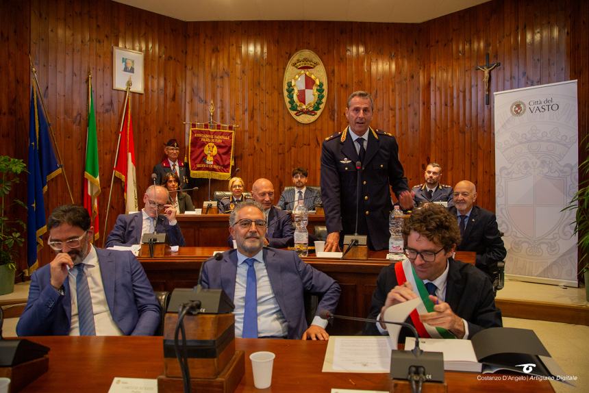 Svelato a Vasto il “Centauro alato” simbolo del coraggio della polizia stradale