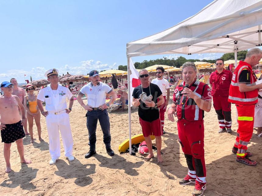 Prevenzione annegamento, a Vasto Marina dimostrazioni in spiaggia: "Oltre 400 vittime l'anno"