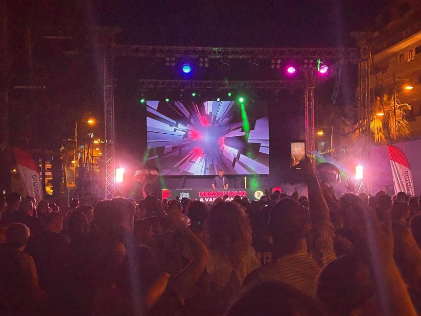 Dj Molella conquista Vasto Marina  con i grandi successi degli anni '90