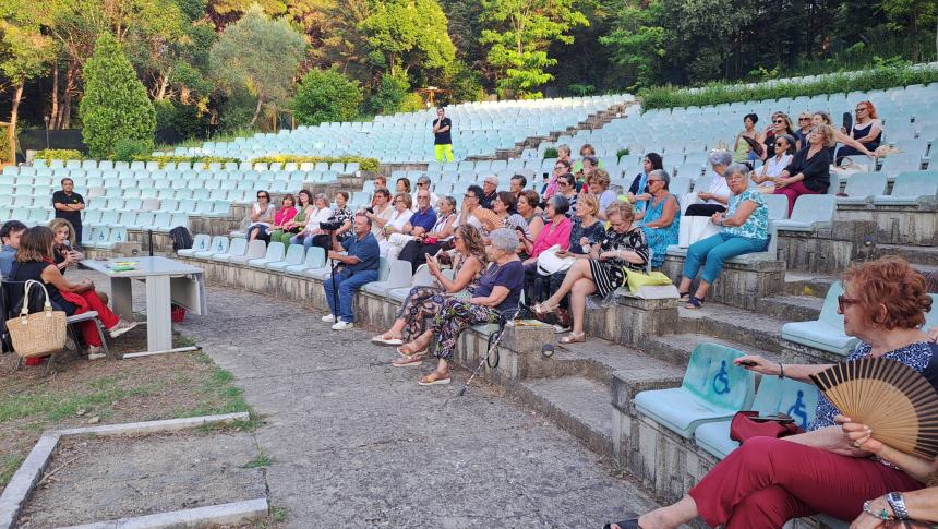 Paolo Massari e Simonetta Tassinari nel debutto di "Scrittori al parco"