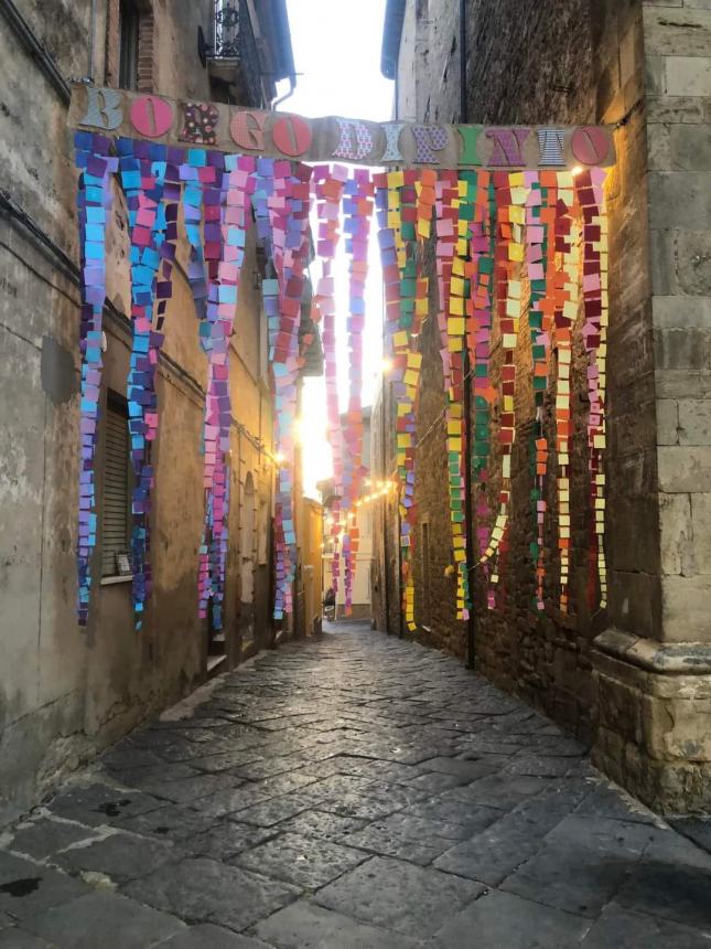 Borgo dipinto: festa di colori, bellezza e tanta gioia