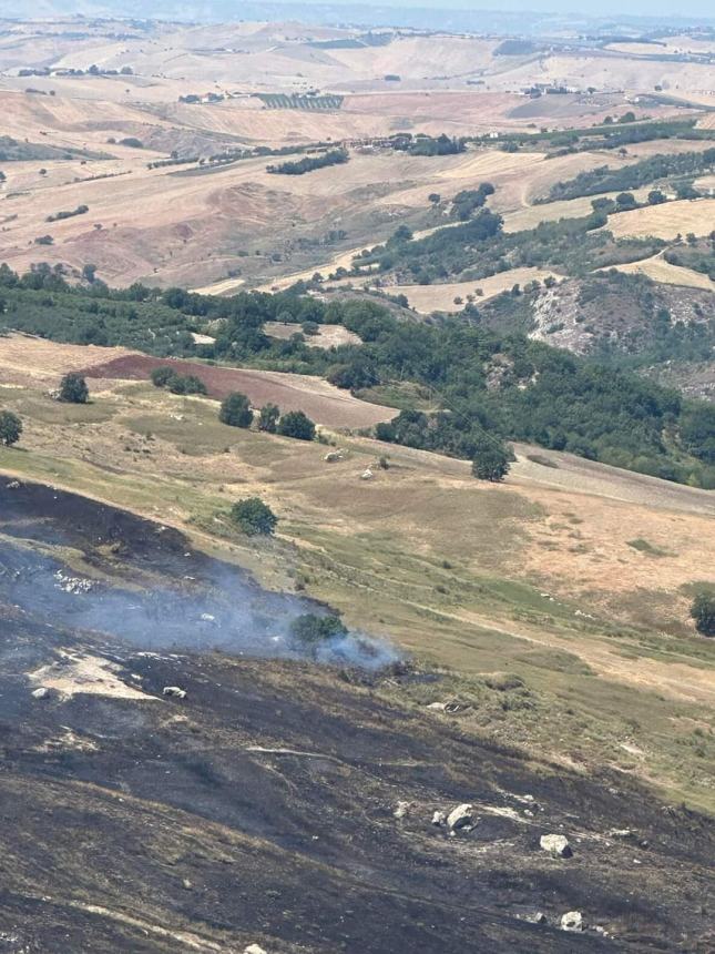 Ancora focolai a Lentella, in azione nuovamente un canadair