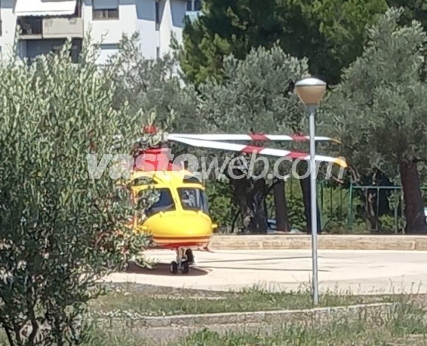 Accusa malore in casa, l’elisoccorso atterra nel quartiere San Paolo