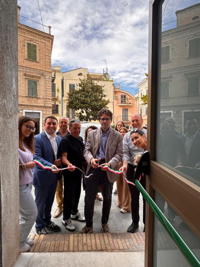 Inaugurato in centro un punto di informazione “utile a cittadini e turisti”