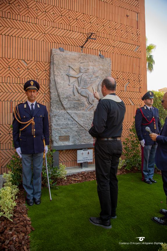 Svelato a Vasto il “Centauro alato” simbolo del coraggio della polizia stradale