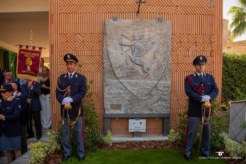 Svelato a Vasto il “Centauro alato” simbolo del coraggio della polizia stradale