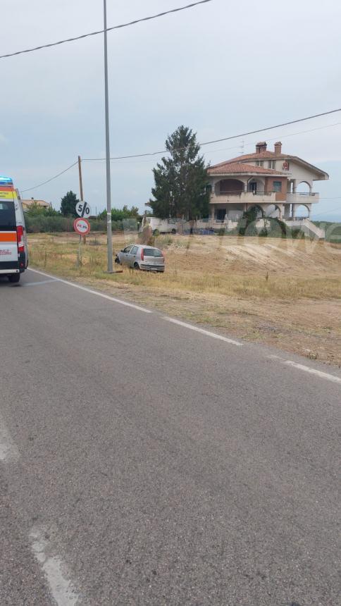 Scontro tra due vetture in via San Lorenzo, 3 i feriti