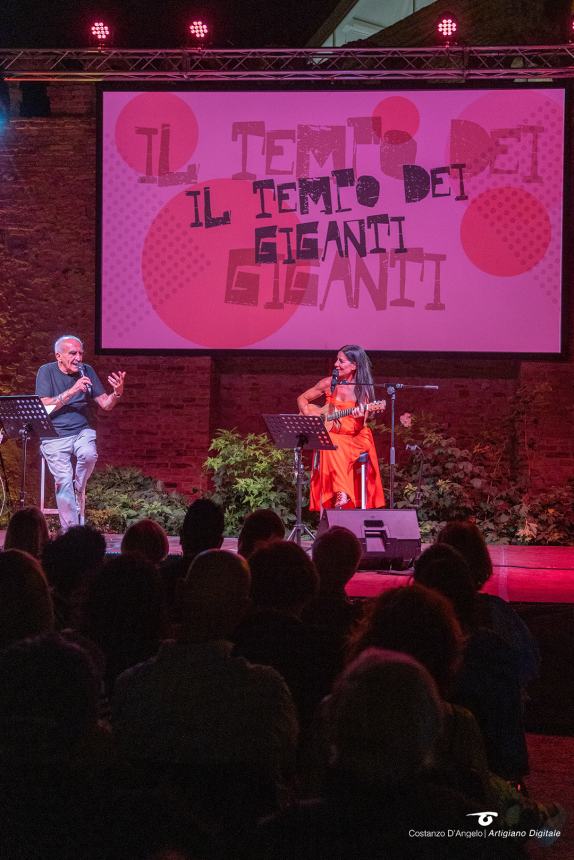 Paola Turci con la sua voce dipinge un affresco della grande musica italiana ai Giardini d'Avalos