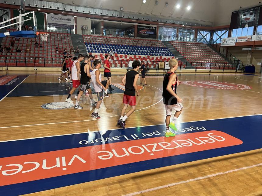 Inizia la stagione della Vasto Basket: 1º allenamento sotto gli occhi di coach Forgione