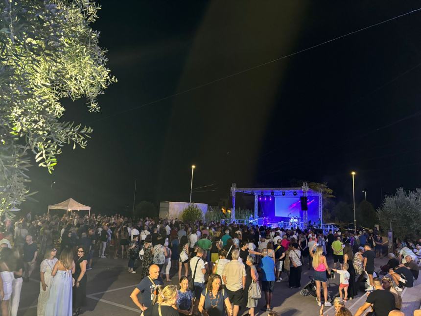 Col concerto di Paolo Vallesi e i fuochi sipario sulla festa di quartiere a Difesa Grande