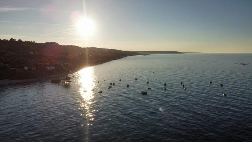 In tanti sul Trabocco Punta Le Morge per il tributo dei “Porto Franco” a Paolo Conte