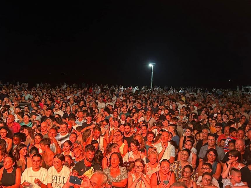 In tantissimi alla Marina per il Ferragosto Vastese: “È un successo indiscusso”