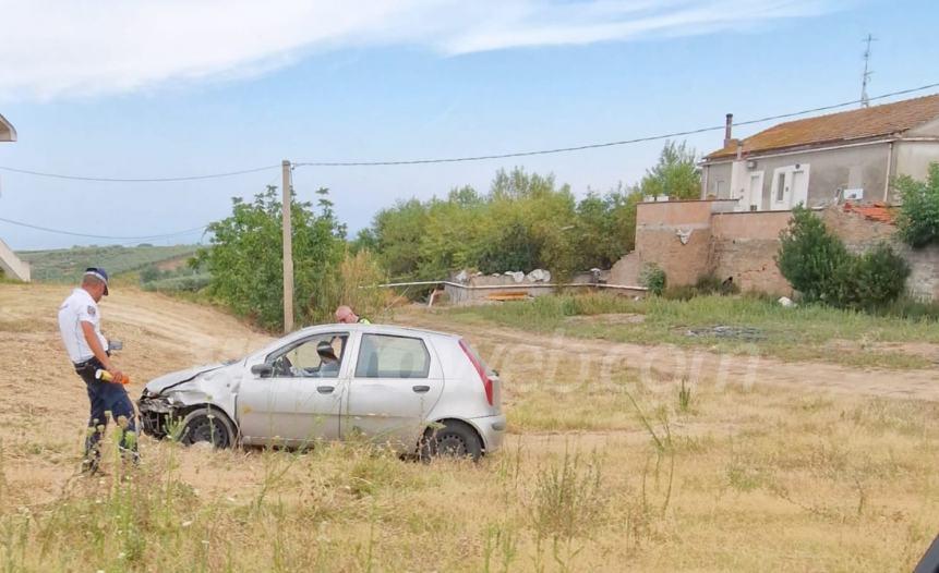 Scontro tra due vetture in via San Lorenzo, 3 i feriti