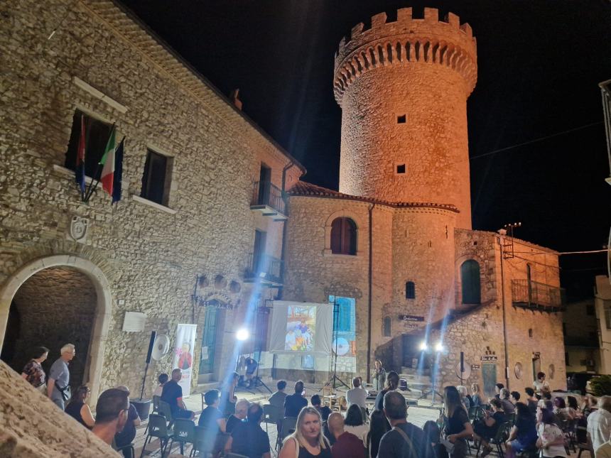 “I Cunde”: ai piedi della Torre Angioina nel cuore del borgo antico