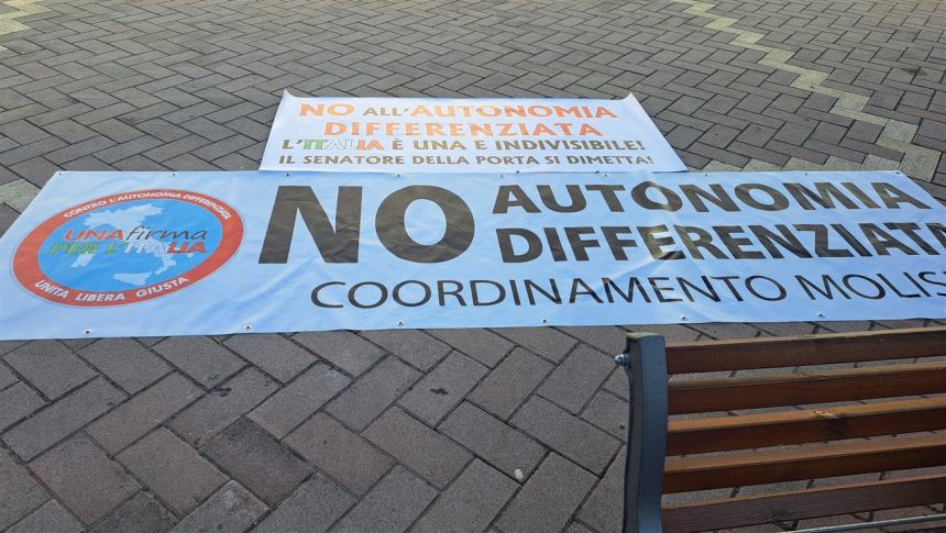 «No all'autonomia differenziata», il dissenso portato in piazza a San Giacomo