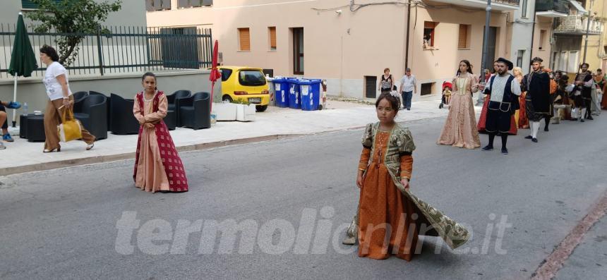 I colori della tradizione: il successo del Palio di San Nicola 