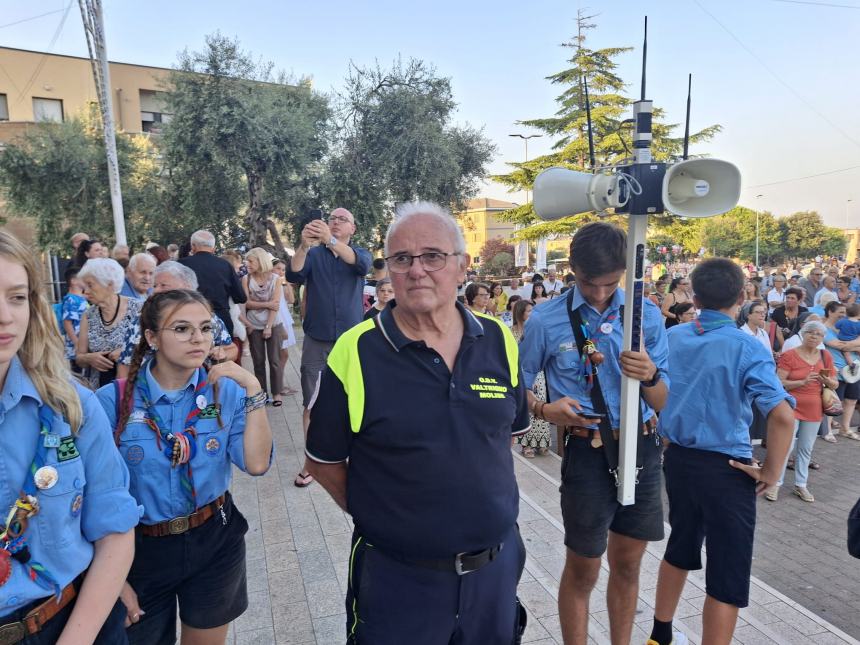 La statua della Madonna a Santa Maria degli Angeli in processione 