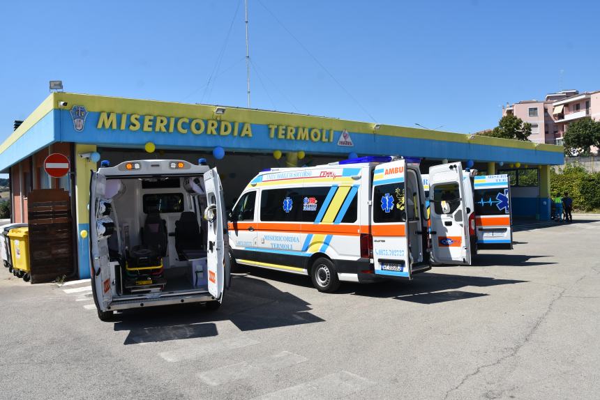 La benedizione delle nuove ambulanze alla Misericordia