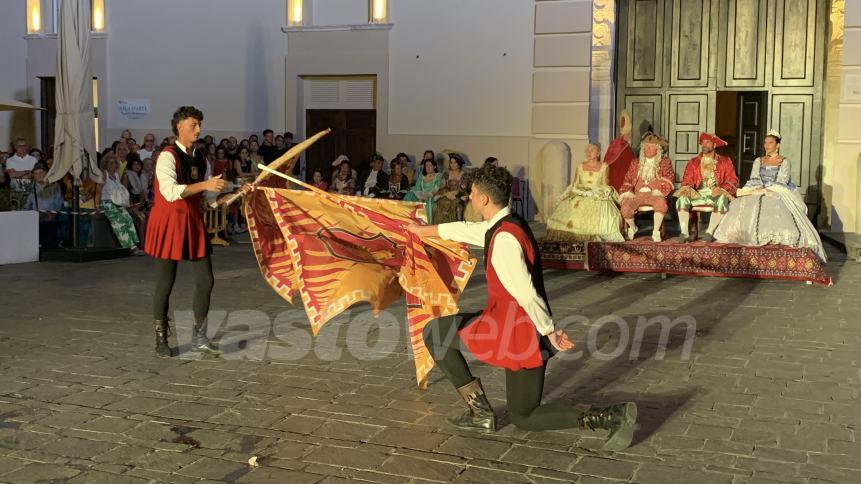 Applausi e grandi emozioni a Vasto con la rievocazione del Toson d’Oro