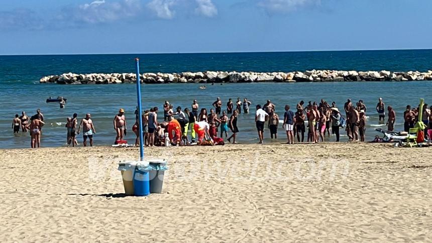 Signora  accusa malore sulla spiaggia di San Salvo Marina, allertato l'elisoccorso