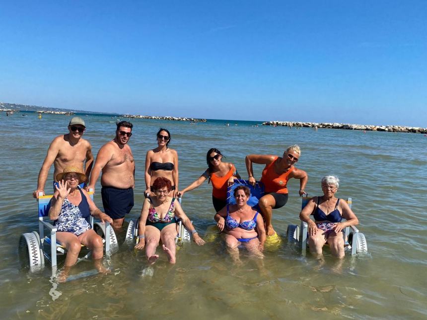  "Mare senza limiti", un successo l'iniziativa sulla spiaggia di San Salvo