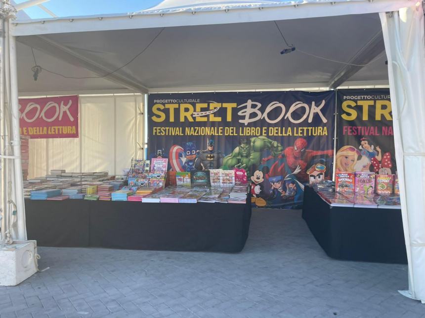 Street book festival in piazza Sant'Antonio 