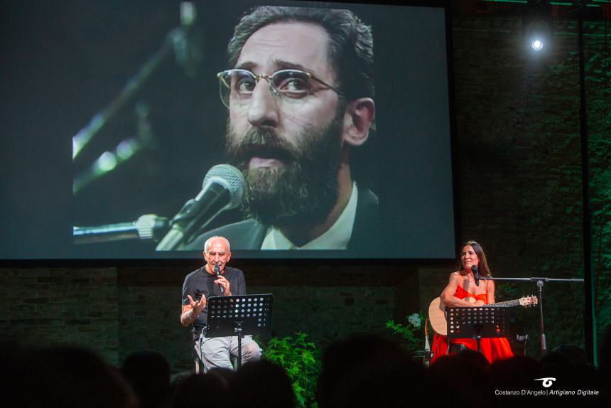 Paola Turci con la sua voce dipinge un affresco della grande musica italiana ai Giardini d'Avalos