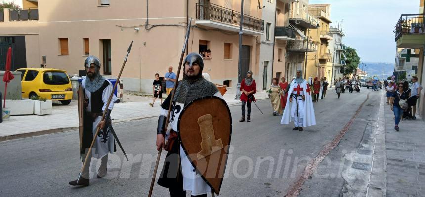 I colori della tradizione: il successo del Palio di San Nicola 