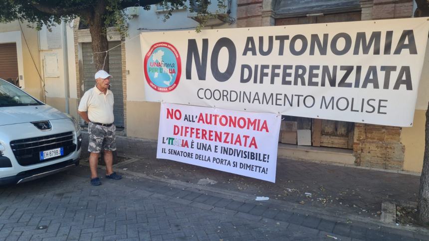 «No all'autonomia differenziata», il dissenso portato in piazza a San Giacomo