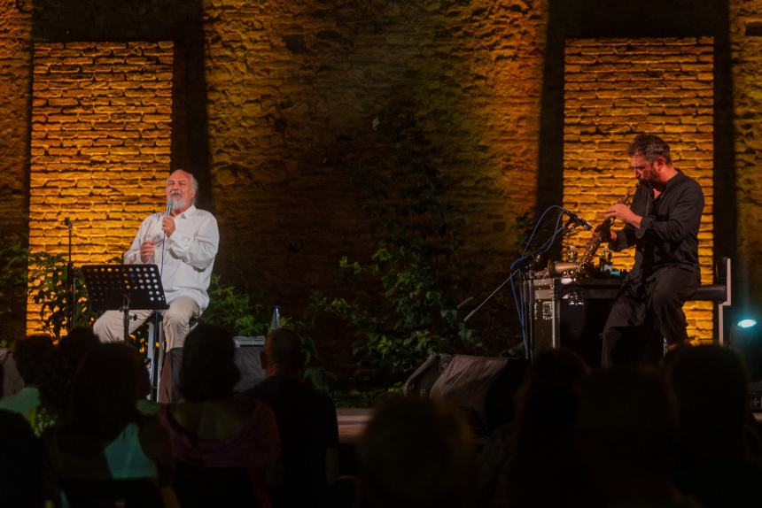 “Euphonia Suite” di Eugenio Finardi incanta il pubblico dei Giardini d’Avalos