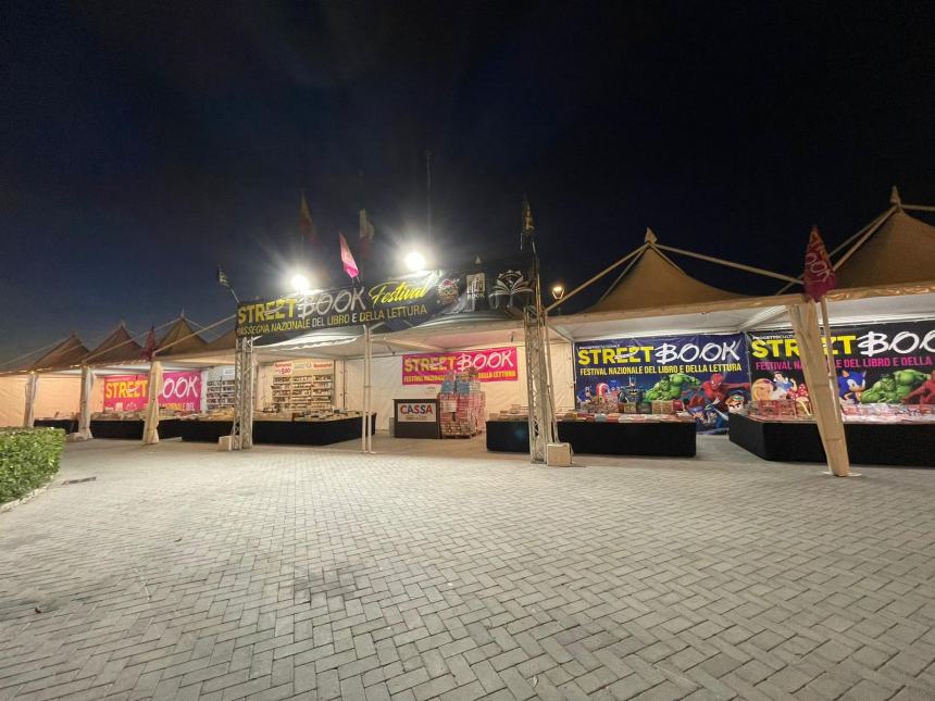 Street book festival in piazza Sant'Antonio 